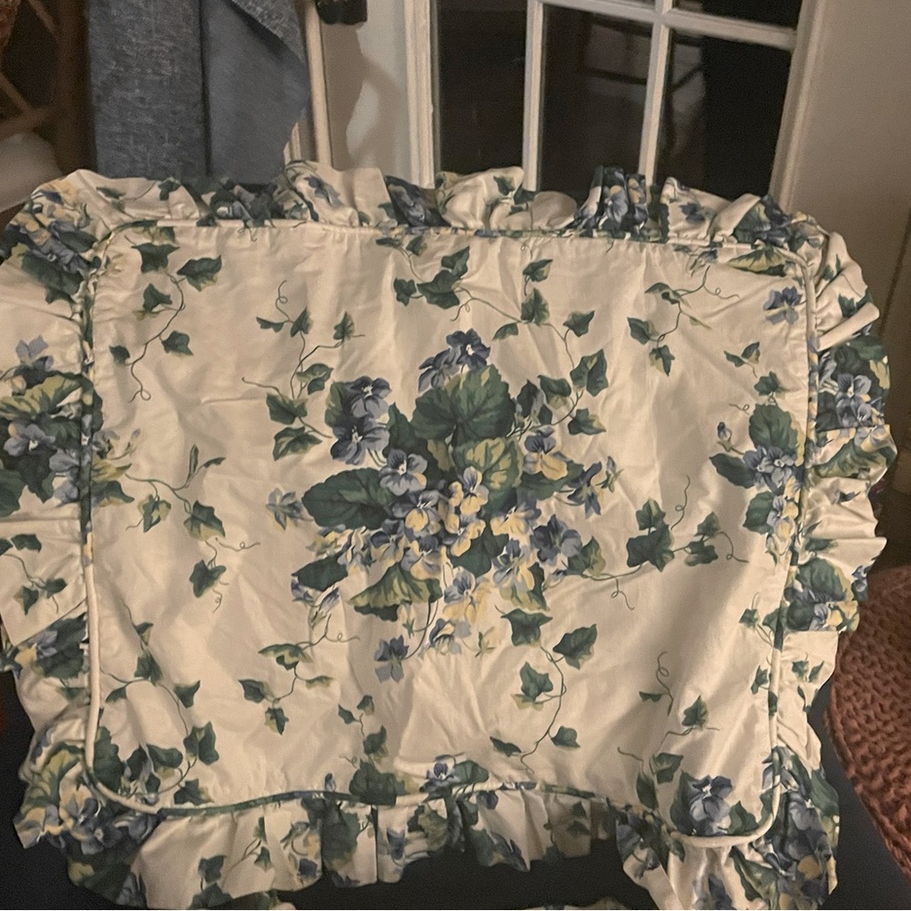 Pair of Waverly garden room sweet violets shams